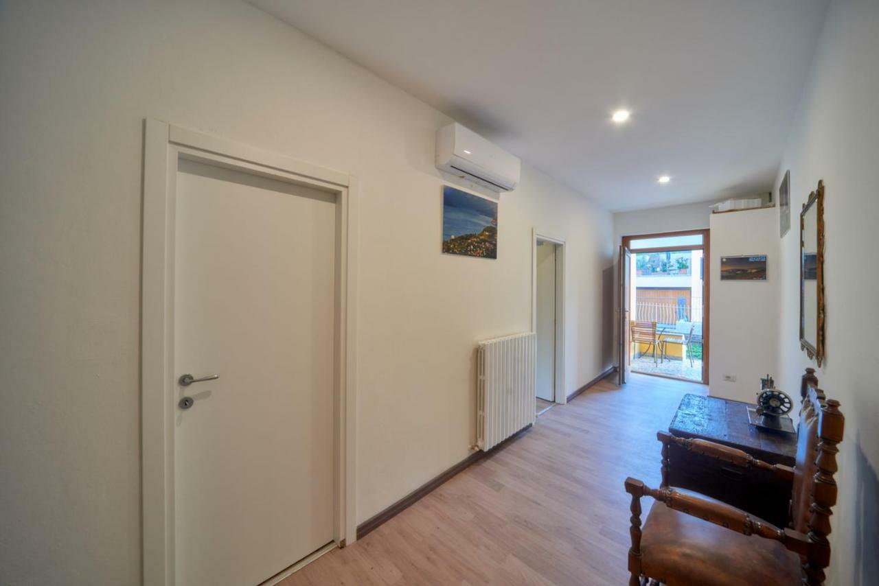Apartamento Casa Della Nonna Abbadia Lariana Exterior foto